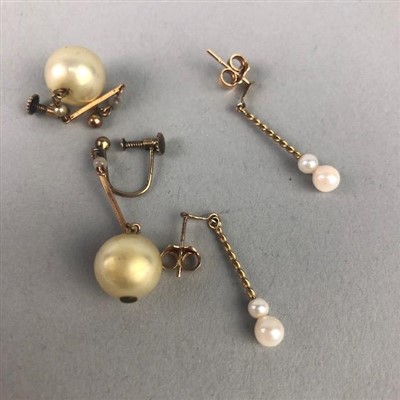 Lot 16 - A LOT OF TWO PAIRS OF 20TH CENTURY PEARL EARRINGS