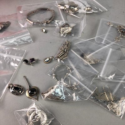 Lot 22 - A LOT OF MOSTLY SILVER JEWELLERY
