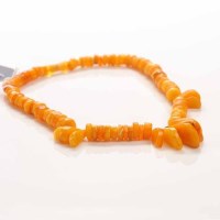 Lot 289 - AMBER BEAD NECKLACE with three graduated...