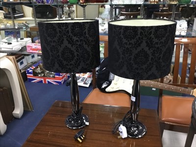 Lot 270 - A PAIR OF MODERN TABLE LAMPS