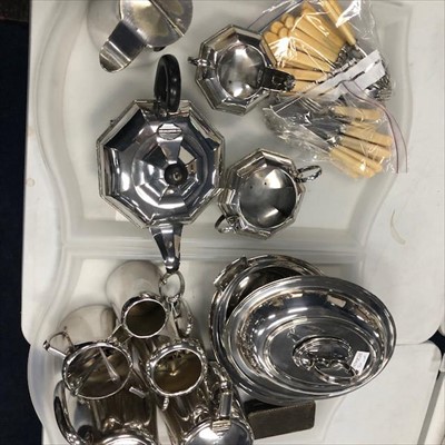 Lot 84 - A LOT OF SILVER PLATED WARES INCLUDING ENTREE DISHES