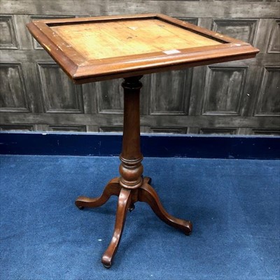 Lot 198 - A VICTORIAN SQUARE TABLE