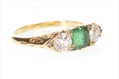Lot 364 - A LATE VICTORIAN GREEN GEM AND DIAMOND RING