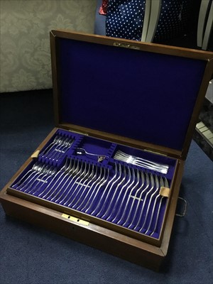 Lot 246 - A SUITE OF PLATED CUTLERY