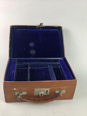 Lot 149 - A TOP HAT IN FITTED CASE