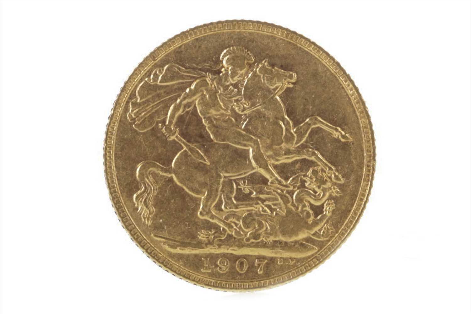 Lot 521 - A GOLD SOVEREIGN, 1907