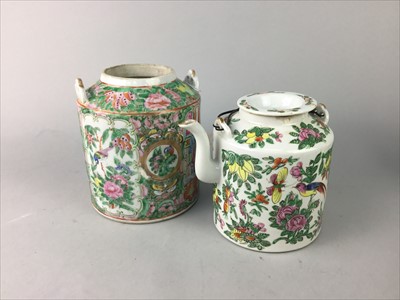 Lot 183 - A CHINESE TEAPOT AND OTHER CHINESE CERAMICS