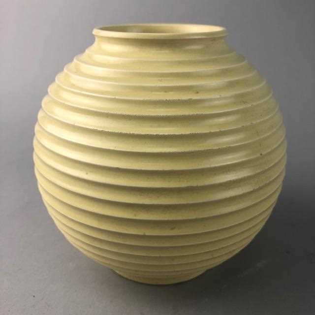 Lot 193 - A WEDGWOOD KEITH MURRAY VASE