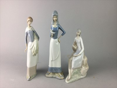 Lot 348 - A LOT OF LLADRO, NAO AND OTHER FIGURES