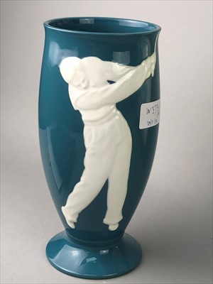 Lot 373 - THE BELFRY BRABAZON COURSE FRAMED PLATE AND GOLFING VASE