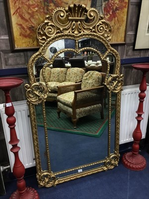 Lot 403 - A LARGE DECORATIVE MIRROR