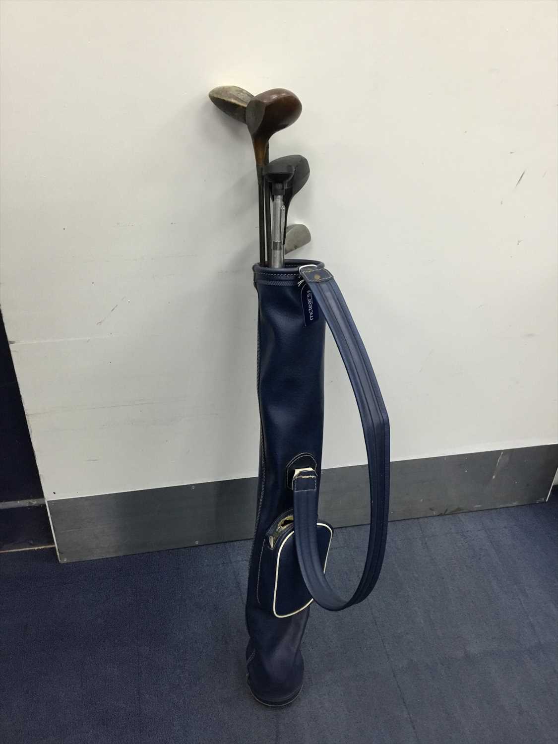 Lot 278 - A LOT OF HICKORY SHAFTED AND OTHER GOLF CLUBS