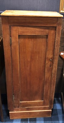 Lot 463 - A 19TH CENTURY OAK CUPBOARD