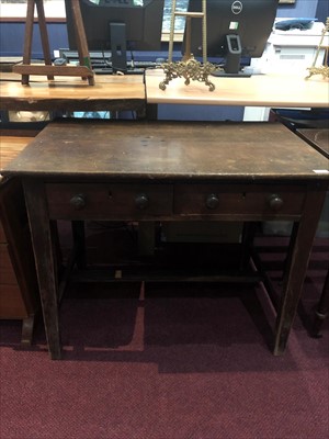 Lot 464 - AN EARLY 19TH CENTURY OAK SIDE TABLE