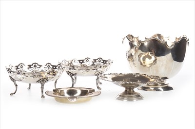 Lot 879 - AN EDWARDIAN SILVER BOWL AND OTHER SILVER DISHES