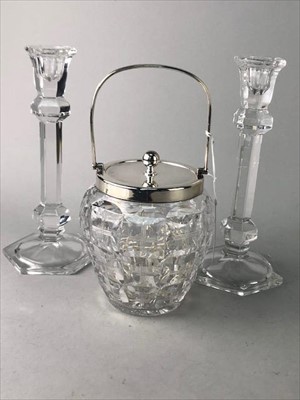 Lot 488 - A SILVER TOPPED BISCUIT BARREL AND OTHER GLASS WARE