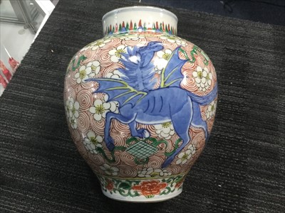 Lot 1027 - AN EARLY 20TH CENTURY CHINESE WUCAI VASE