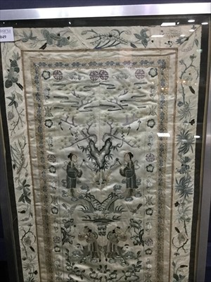 Lot 1049 - A 19TH CENTURY CHINESE EMBROIDERY