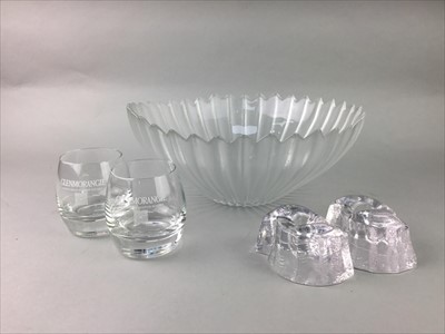 Lot 61 - A LOT OF CRYSTAL AND GLASS ITEMS