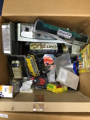 Lot 50 - A LOT OF BOXED AND LOOSE MODEL VEHICLES