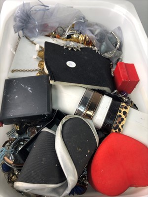 Lot 48 - A LARGE LOT OF COSTUME JEWELLERY AND WATCHES