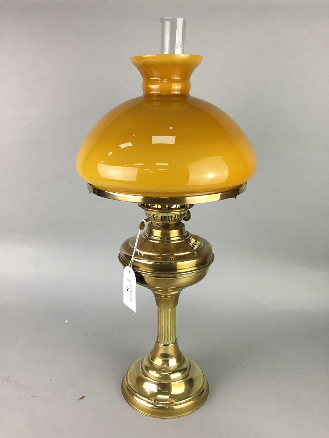 Lot 26 - AN EARLY 20TH CENTURY OIL LAMP