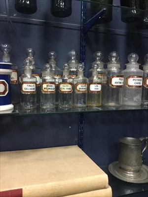 Lot 1307 - A LOT OF LATE 19TH/EARLY 20TH CENTURY PHARMACEUTICAL BOTTLES