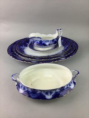 Lot 213 - AN EARLY 20TH CENTURY BLUE AND WHITE TUREEN, SAUCE BOATS AND OTHER ITEMS