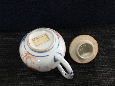 Lot 1025 - A 19TH CENTURY CHINESE PORCELAIN TEA POT