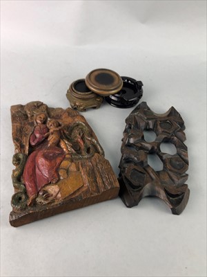 Lot 78 - A LOT OF CARVED WOOD WALL MASKS AND A BOX