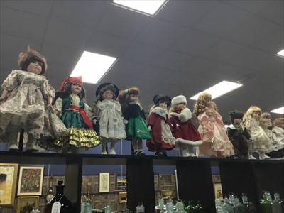 Lot 331 - A LOT OF TWENTY EIGHT PORCELAIN DOLLS