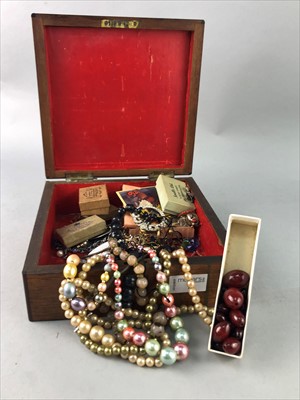 Lot 7 - A COLLECTION OF COSTUME AND OTHER JEWELLERY
