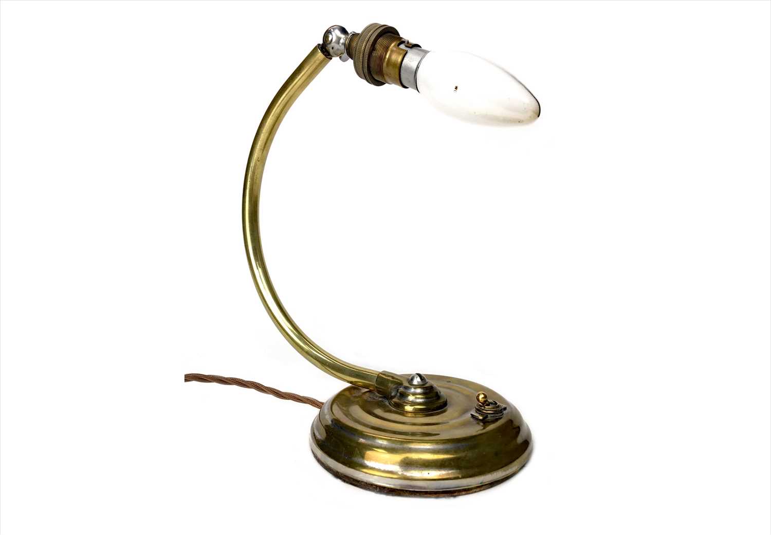 Lot 1722 - AN ARTS & CRAFTS BRASS TABLE LAMP