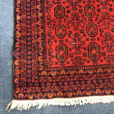 Lot 353 - A 20TH CENTURY EASTERN CARPET