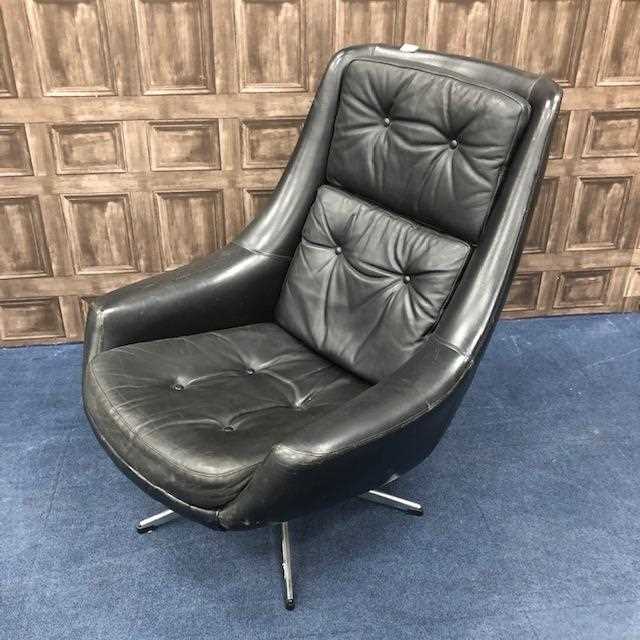 Lot 356 - A  1960'S RETRO SWIVEL ARM CHAIR