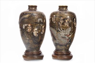 Lot 1054 - A PAIR OF EARLY 20TH CENTURY JAPANESE SATSUMA VASES