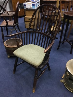 Lot 367 - A LATE VICTORIAN OAK WINDSOR STYLE CHAIR