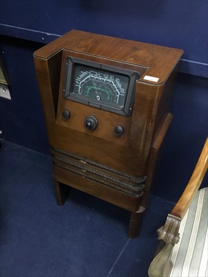 Lot 458 - AN EARLY TO MID 20TH CENTURY COSSOR RADIO