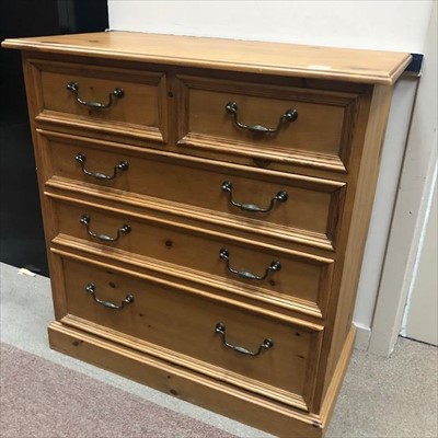 Lot 493 - A PAIR OF MODERN CHEST OF DRAWERS