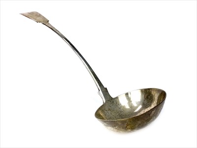 Lot 918 - AN EARLY/MID 19TH CENTURY SCOTTISH PROVINCIAL SILVER LADLE