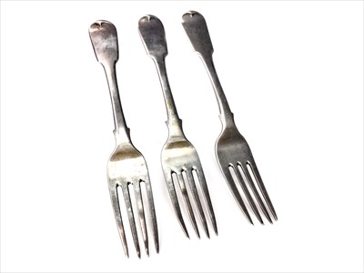 Lot 928 - A LOT OF THREE SCOTTISH PROVINCIAL SILVER FORKS