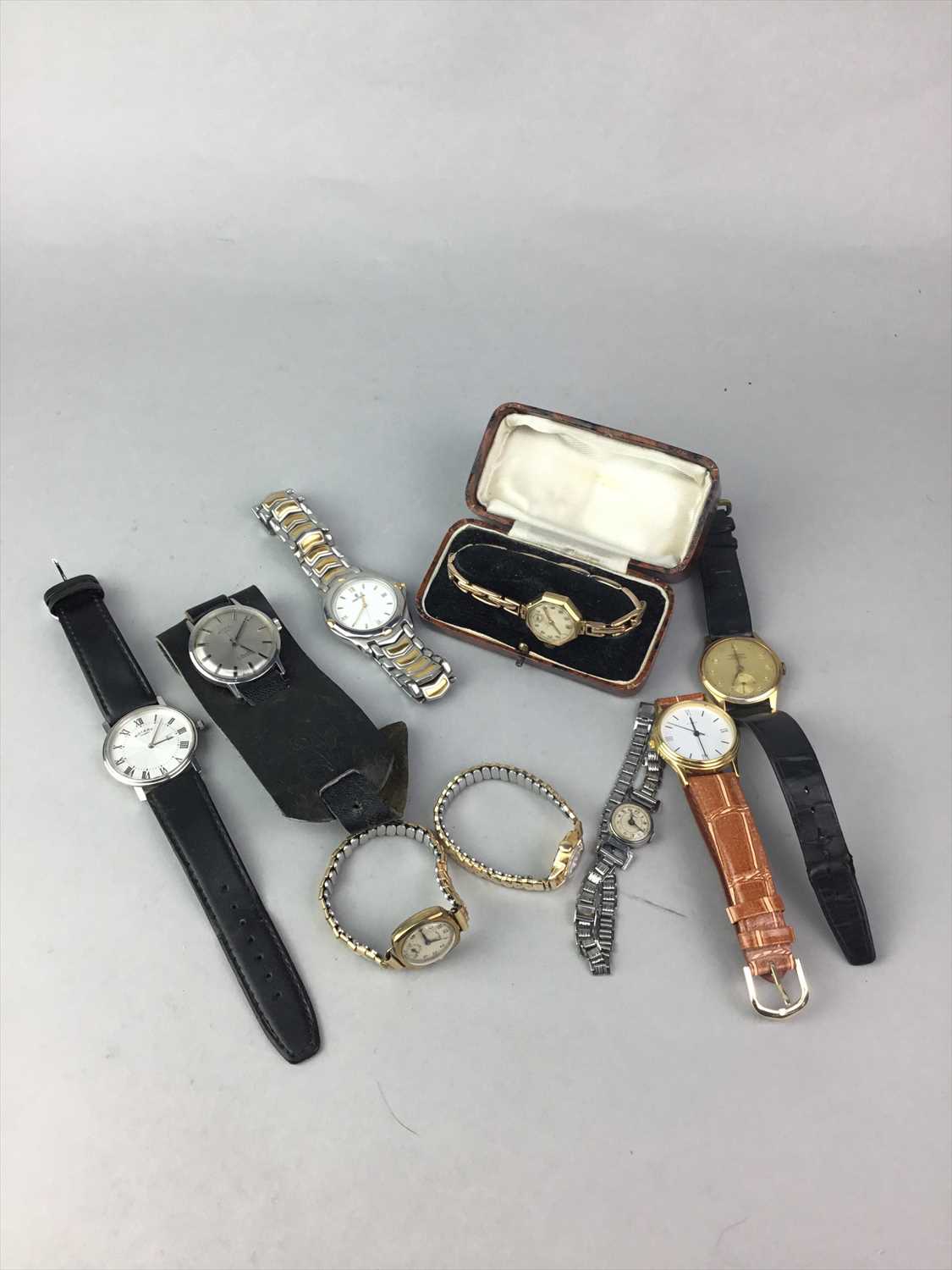 Lot 13 - A LOT OF VINTAGE AND COSTUME JEWELLERY AND WATCHES