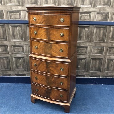 Lot 220 - A REPRODUCTION BOWFRONTED  CHEST OF SIX DRAWERS
