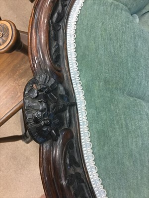 Lot 1750 - A VICTORIAN ROSEWOOD CHAISE LONGUE