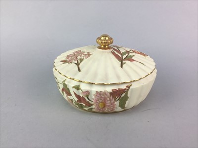 Lot 267 - A ROYAL WORCESTER LIDDED DISH AND A PAIR OF SMALL ROYAL CROWN DERBY VASES