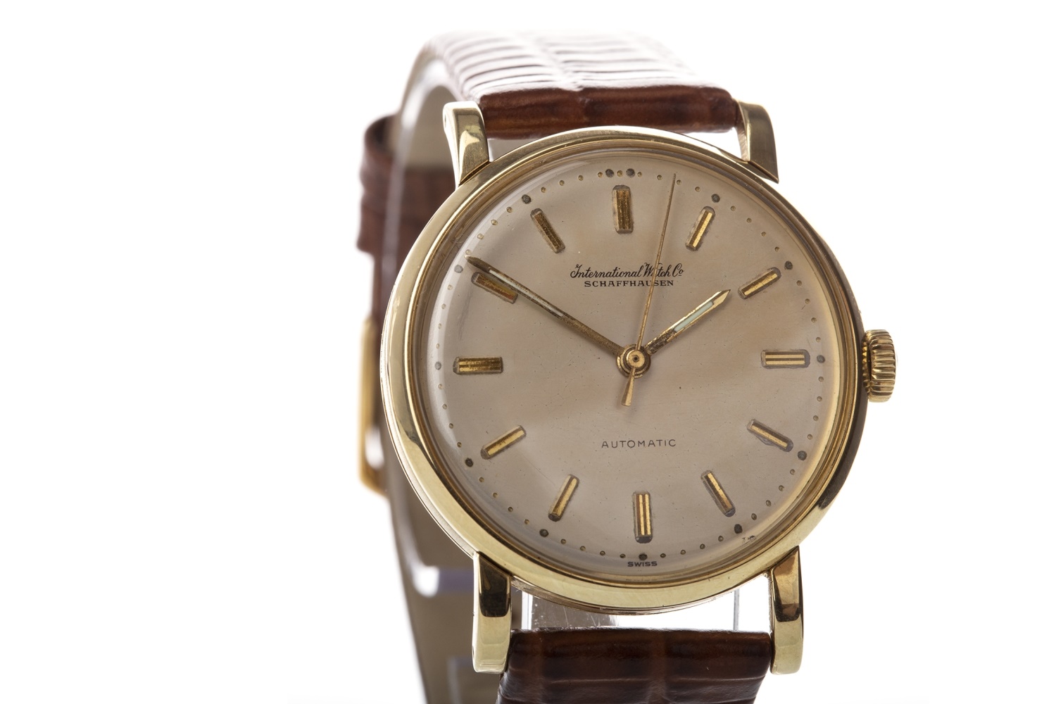 Lot 806 - AN INTERNATIONAL WATCH CO SCHAFFHAUSEN GOLD