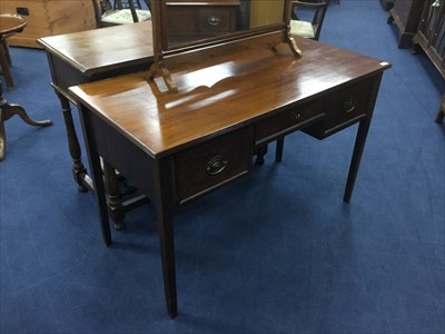 Lot 295 - A MAHOGANY DESK