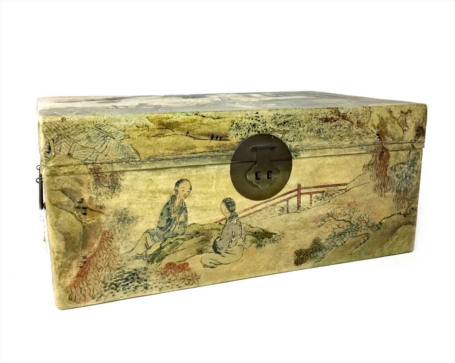 Lot 1150 - A LATE 19TH/EARLY 20TH CENTURY CHINESE PAINTED PIGSKIN BOX