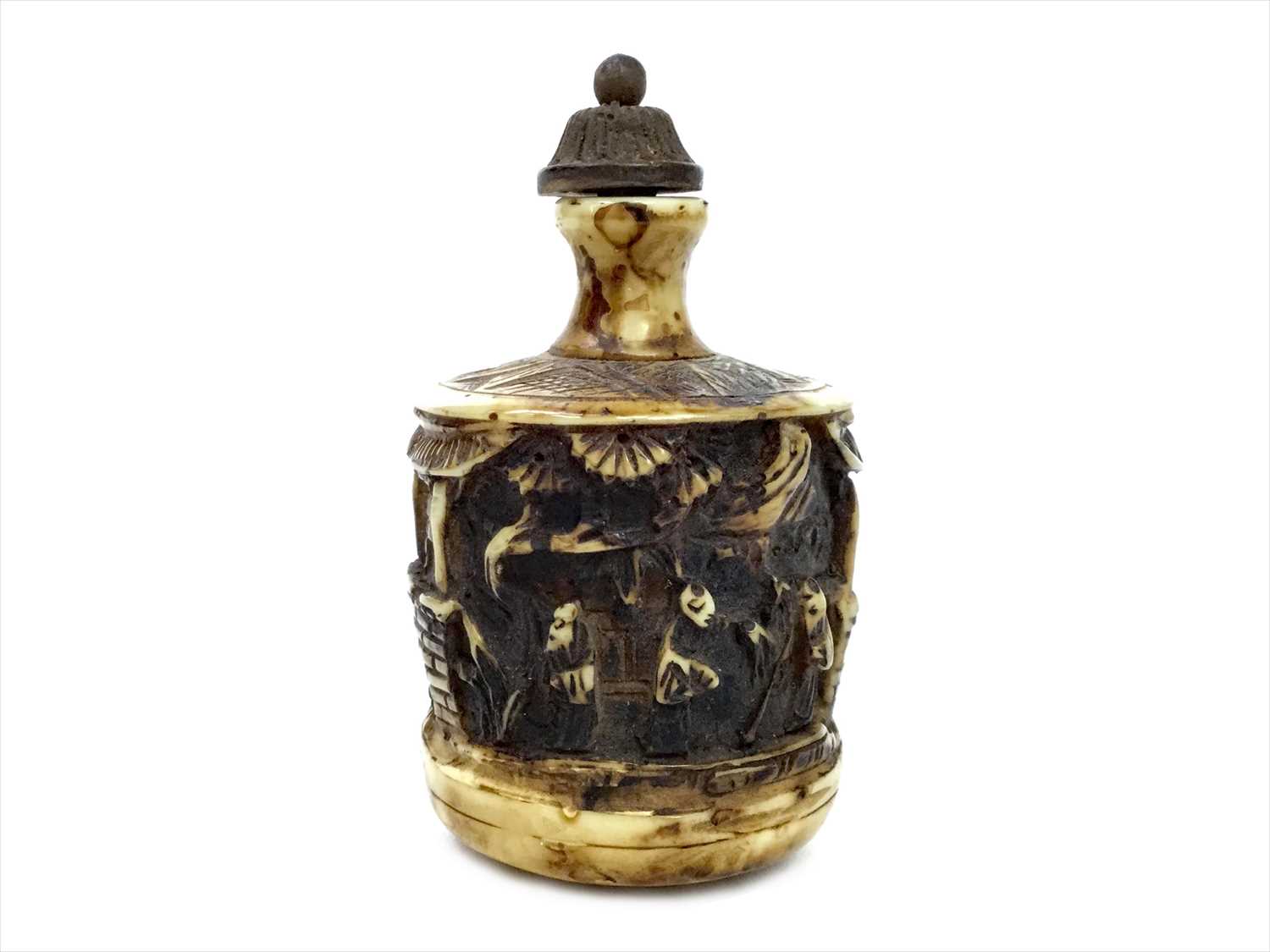 Lot 1191 - AN EARLY 20TH CENTURY CHINESE IVORY SNUFF BOTTLE