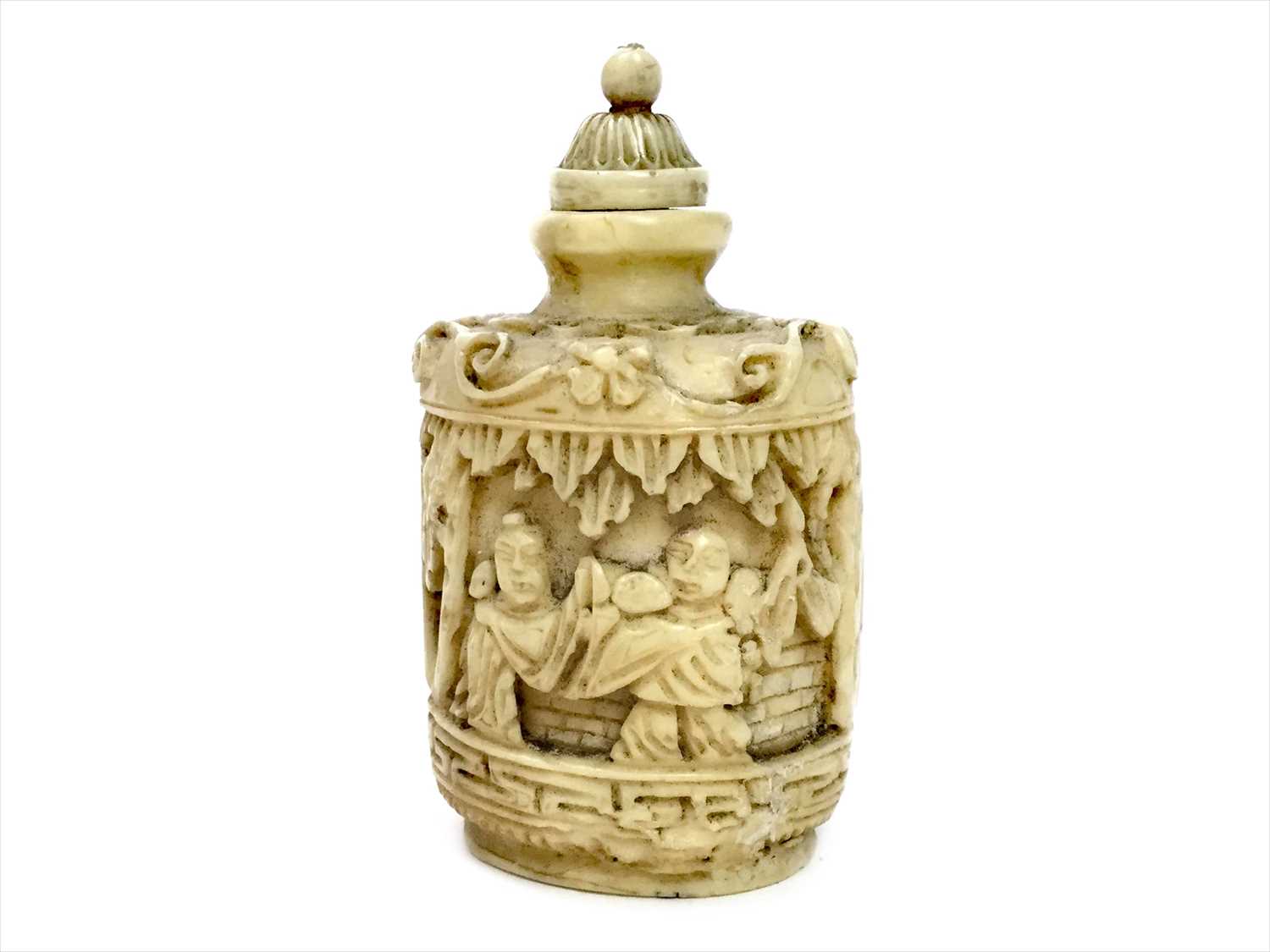 Lot 1193 - AN EARLY 20TH CENTURY CHINESE IVORY SNUFF BOTTLE